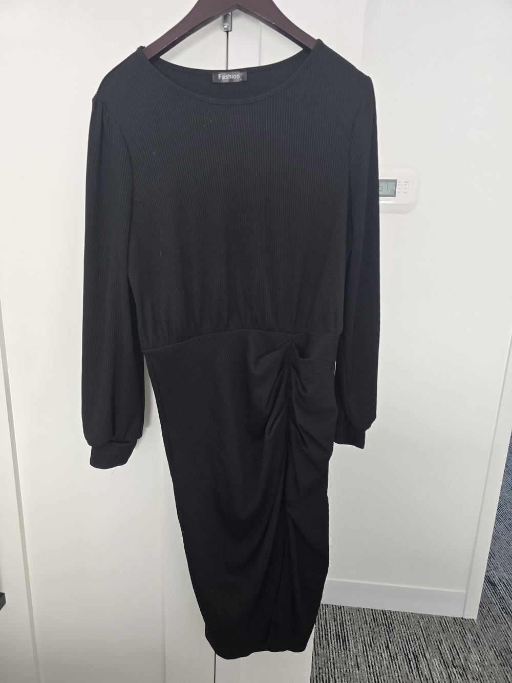 Black Long-Sleeve Ruched Waist Midi Dress
